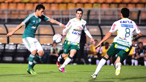 Chapecoense vence o Palmeiras por 2 a 0.