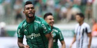 Miguel Borja comemora gol pelo Palmeiras