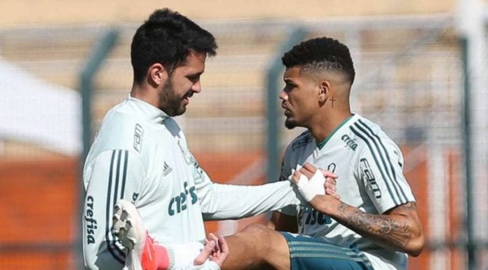 Juninho e Luan treinam na Academia de Futebol do Palmeiras
