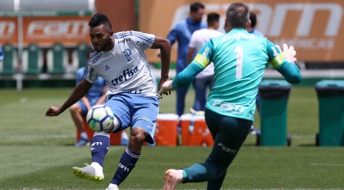 O jogador Borja, da SE Palmeiras, durante treinamento, na Academia de Futebol.