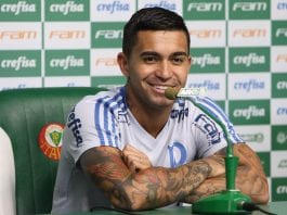 O jogador Dudu, da SE Palmeiras, concede entrevista coletiva, antes do treinamento, na Academia de Futebol.