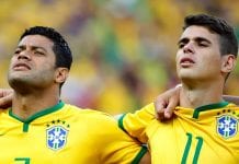 Hulk vestindo a camisa da Seleção Brasileira