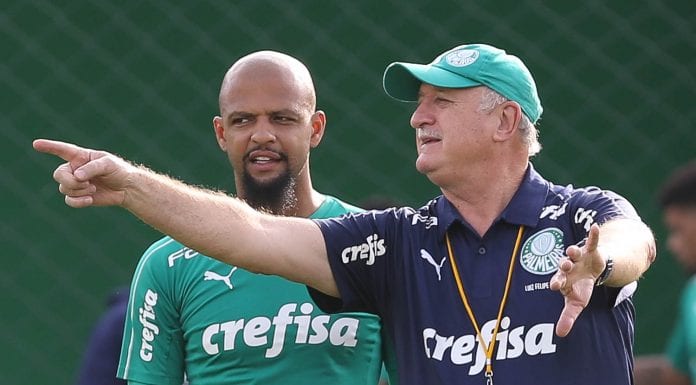 O técnico Felipão e o jogador Felipe Melo (E), da SE Palmeiras, durante treinamento, na Academia de Futebol.