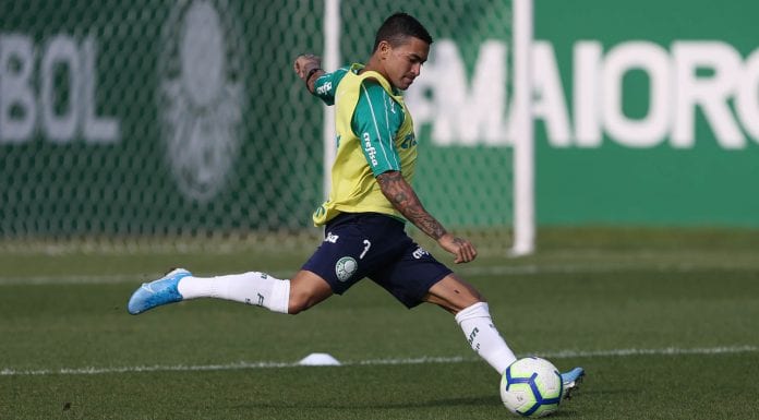 O jogador Dudu, da SE Palmeiras, durante treinamento na Academia de Futebol.