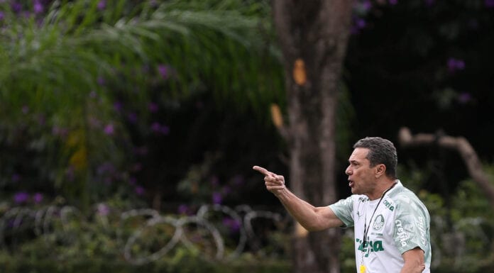 O técnico Vanderlei Luxemburgo, da SE Palmeiras, durante treinamento, na Academia de Futebol. (Foto: Cesar Greco)