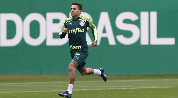 Dudu, atacante do Palmeiras, na Academia de Futebol.