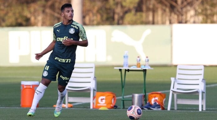 Gabriel Menino, meia do Palmeiras.