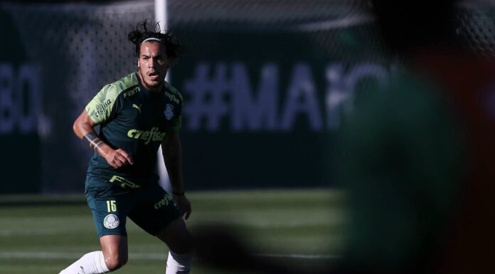 Gustavo Gomez treina na Academia de Futebol do Palmeiras.