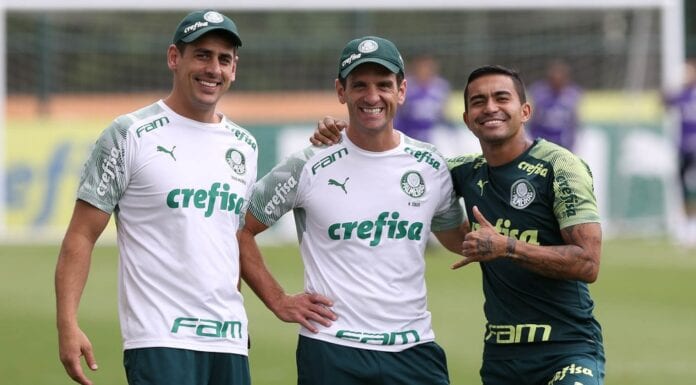 Maldonado, à esquerda, e Schiavo, ao lado de Dudu na Academia de Futebol do Palmeiras.