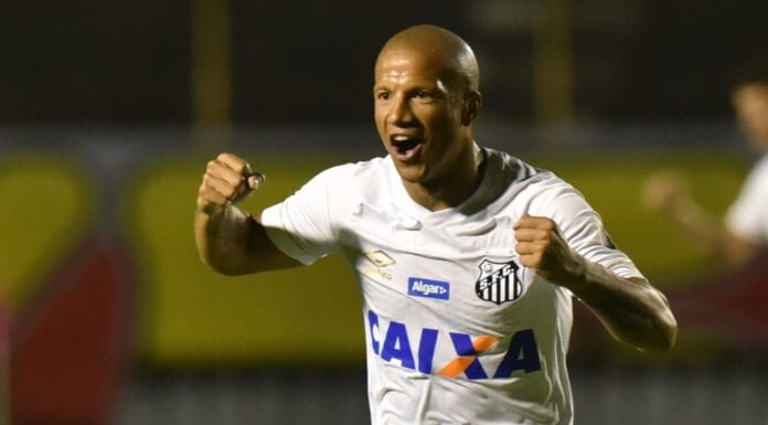 Carlos Sanchéz, meia do Santos, foi oferecido ao Palmeiras.