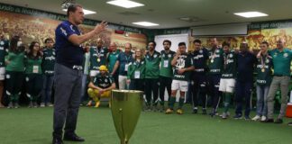 O técnico Vanderlei Luxemburgo, da SE Palmeiras, comemora a conquista do do Campeonato Paulista, Série A1, na arena Allianz Parque contra a equipe do SC Corinthians P.