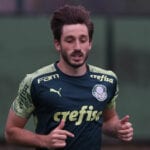 Matías Viña treina na Academia de Futebol do Palmeiras