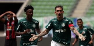 Aníbal comemora gol pelo Palmeiras.