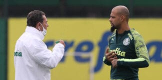 Vanderlei Luxemburgo conversa com Felipe Melo na Academia de Futebol do Palmeiras.