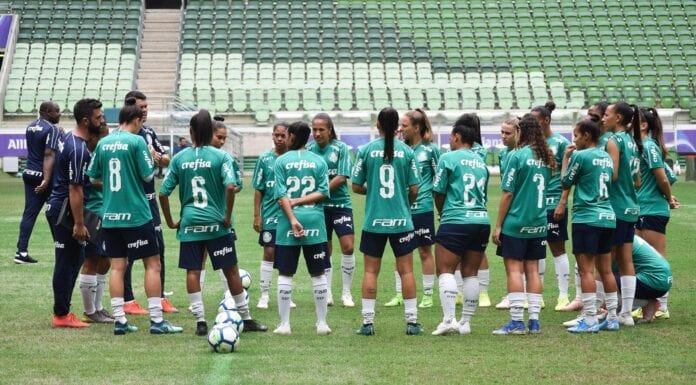 Meninas do Palmeiras treinam no Allianz Parque
