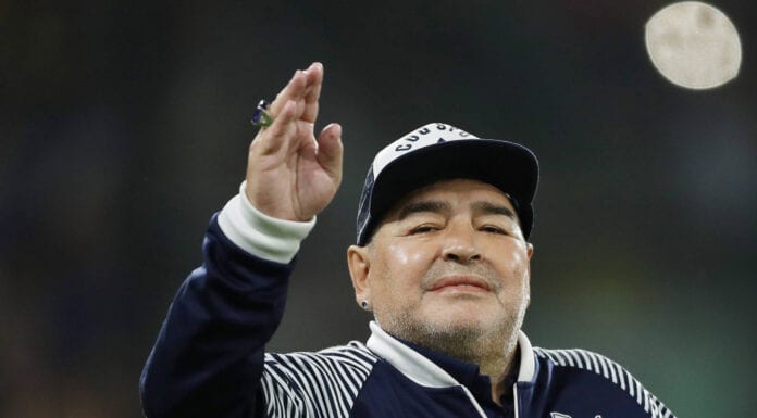 Diego Armando Maradona morre na Argentina