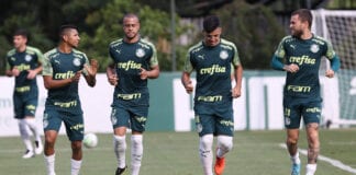 Os jogadores Rony, Mayke, Gabriel Menino e Lucas Lima (E/D), da SE Palmeiras, durante treinamento, na Academia de Futebol. (Foto: Cesar Greco)