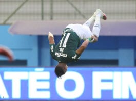 O jogador Rony, da SE Palmeiras, comemora seu gol contra a equipe do Delfín SC, durante partida válida pelas oitavas de final (ida), da Copa Libertadores, no estádio Jocay. (Foto: Cesar Greco)