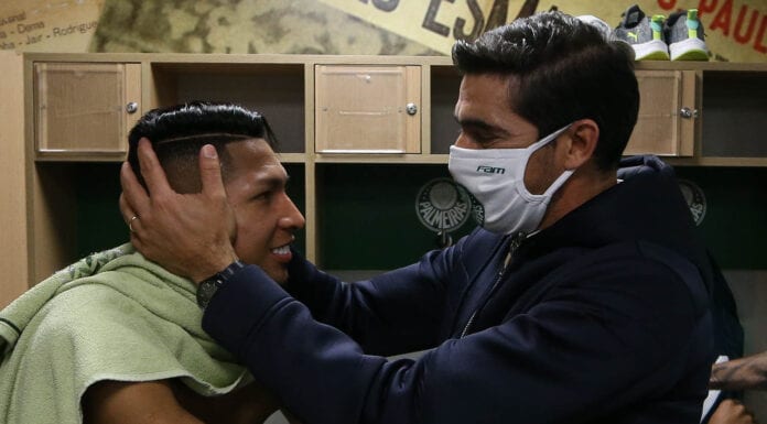 Abel Ferreira conversa com Rony após vitória do Palmeiras