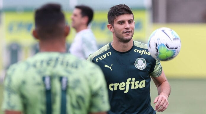 O jogador Benjamín Kuscevic, da SE Palmeiras, durante treinamento, na Academia de Futebol. (Foto: Cesar Greco)