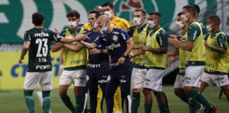 O jogador Raphael Veiga, da SE Palmeiras, comemora seu gol contra a equipe do EC Bahia, durante partida válida pela vigésima quinta rodada, do Campeonato Brasileiro, Série A, na arena Allianz Parque. (Foto: Cesar Greco)