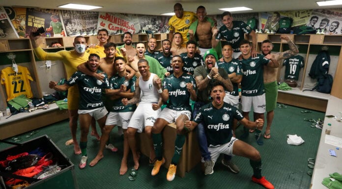 O elenco da SE Palmeiras, comemora classificação contra a equipe do C Libertad, após partida válida pelas quartas de final (volta), da Copa Libertadores, na arena Allianz Parque. (Foto: Cesar Greco)