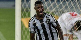 Matheus Babi, atacante do Botafogo-RJ.