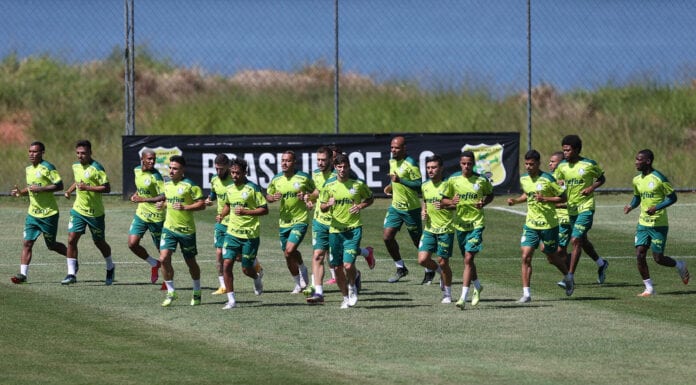 Os jogadores da SE Palmeiras, durante treinamento, no CT do Brasiliense. (Foto: Cesar Greco)