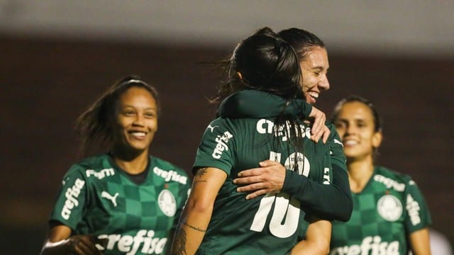 Comemoração do Palmeiras em jogo contra o Flamengo pelo Campeonato Brasileiro Feminino A1 2021. (Foto: Fabio Menotti/Palmeiras)