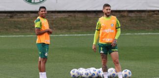Rony e Zé Rafael durante treinamento na Academia de Futebol (Foto: Cesar Greco/Palmeiras)