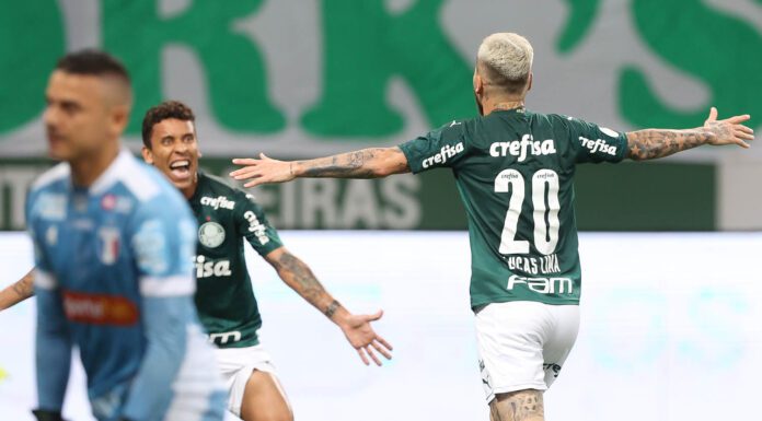 Lucas Lima comemorando seu gol contra o Fortaleza pelo Campeonato Brasileiro de 2020 (Foto: Cesar Greco)