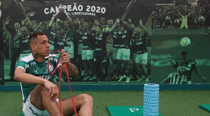 O jogador Breno Lopes, da SE Palmeiras, prepara-se para o jogo contra a equipe do CD Universidad Católica, durante partida válida pelas oitavas de final, volta, da Copa Libertadores, na arena Allianz Parque. (Foto: Cesar Greco)