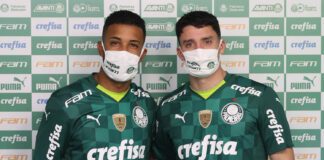 Jorge e Piquerez, juntos, em apresentação oficial ao Palmeiras. (Foto: Divulgação)