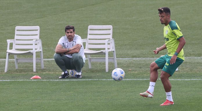 O jogador Gabriel Menino, da SE Palmeiras, durante treinamento, na Academia de Futebol. (Foto: Cesar Greco)