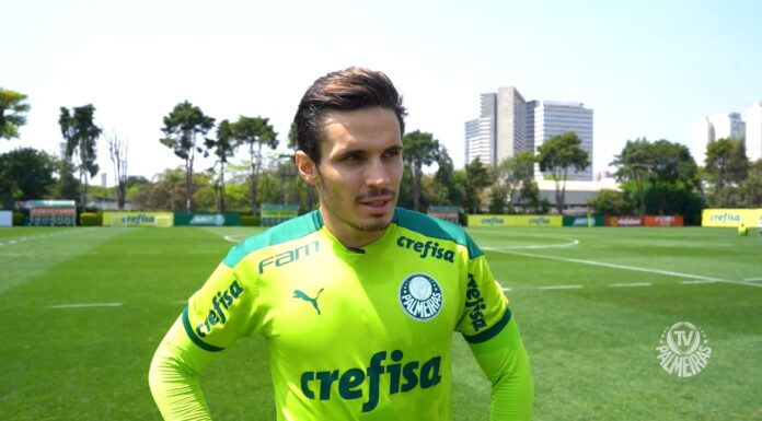 Raphael Veiga comenta sobre seu momento no Palmeiras desde a chegada de Abel Ferreira e o 100% em cobranças de pênaltis (Foto: Reprodução/TV Palmeiras)