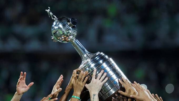 Taça da Copa CONMEBOL Libertadores da América. (Foto: Fredy Builes/Reuters)