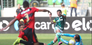O jogador Dudu, da SE Palmeiras, chuta para marcar seu gol contra a equipe do Sport CR em 2016. (Foto: Cesar Greco/SE Palmeiras)