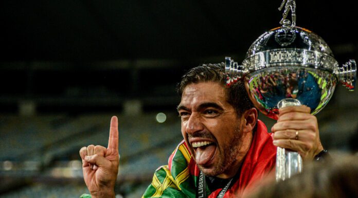 Abel Ferreira comemora o título da Libertadores 2020. (Foto: Nayra Halm/Imago/One Football)