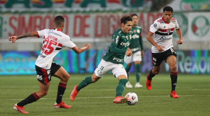O meia Raphael Veiga durante partida válida contra o São Paulo pela Libertadores, no Allianz Parque (Foto: Cesar Greco/Palmeiras)