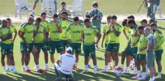 Abel Ferreira e sua comissão técnica comandaram trabalhos táticos e aprimoraram fundamentos defensivos e ofensivos (Foto: Cesar Greco/Palmeiras)