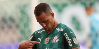 O jogador Breno Lopes, da SE Palmeiras, comemora seu gol contra a equipe do Santos, em partida válida pela 10ª rodada do Campeonato Brasileiro (Foto: Cesar Greco)