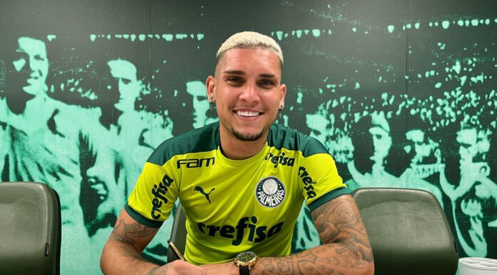 Principal destaque do Botafogo na temporada 2021, o jogador assinou com o Verdão até o fim de 2026 (Foto: Klaudia Kalinin/Palmeiras)