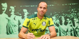 Marcelo Lomba assina contrato com o Palmeiras
