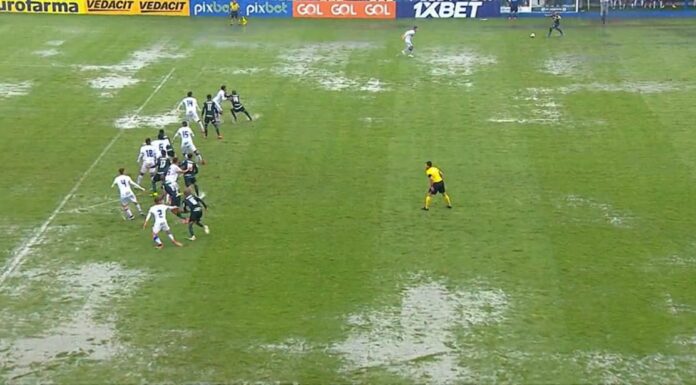 Água Santa e Palmeiras se enfrentaram na última rodada do Grupo 28 da Copinha sob forte chuva