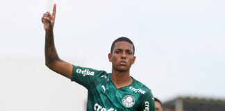 João Pedro, atacante do Sub-20 do Palmeiras, estreou com dois gols na Copinha (Foto: Fabio Menotti)