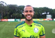 O jogador Mayke, da SE Palmeiras, após treino na Academia de Futebol