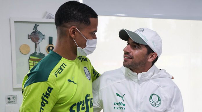 O jogador Murilo assinou contrato e conheceu as instalações do Centro de Excelência da Academia de Futebol, da SE Palmeiras. (Foto: Cesar Greco)