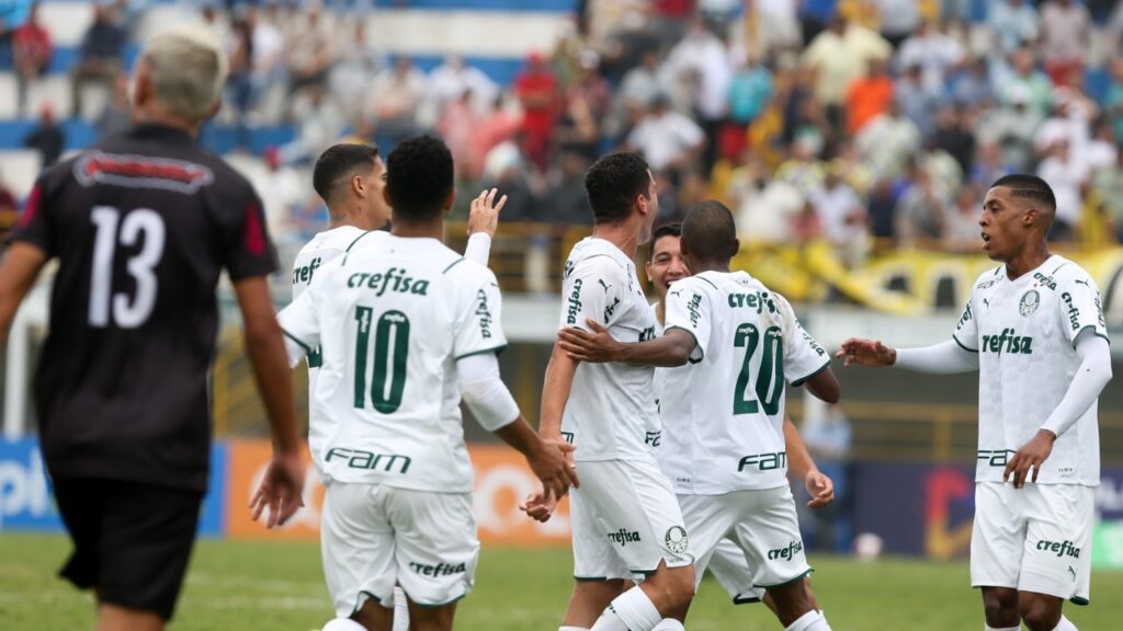 As Crias da Academia celebrando o primeiro gol do Palmeiras diante do Mauá na Copinha 2022
