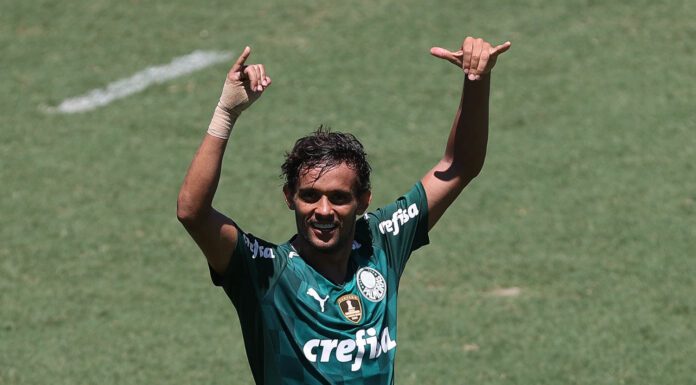 O jogador Gustavo Scarpa, da SE Palmeiras, durante jogo-treino, na Academia de Futebol. (Foto: Cesar Greco)