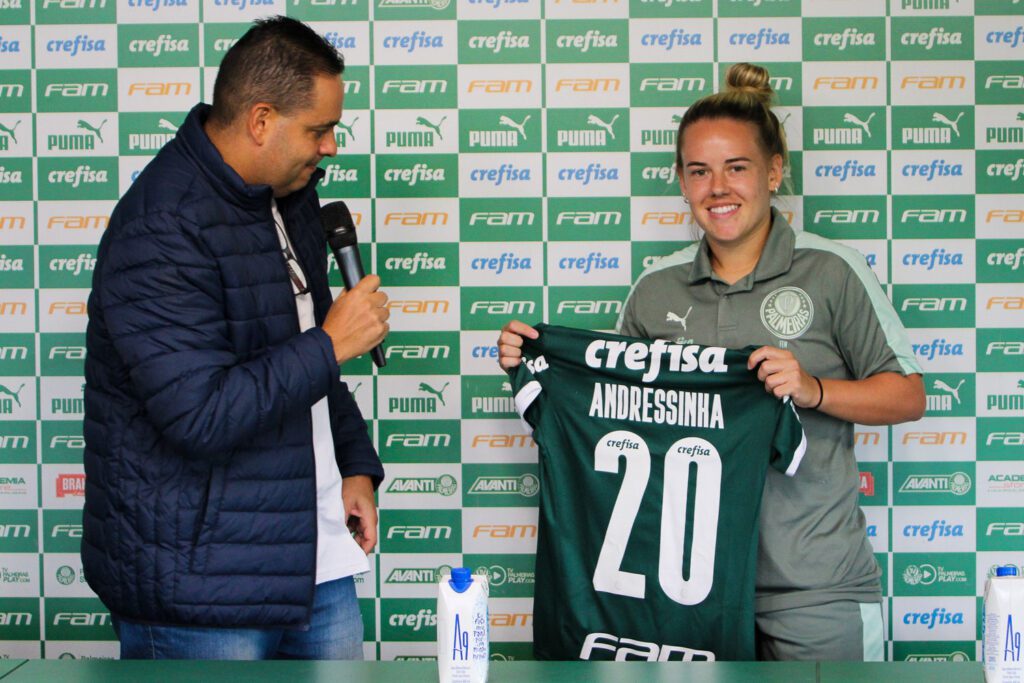 Apresentação de Andressinha no Palmeiras. Apresentação de Bia Zaneratto em seu retorno ao Palmeiras. (Foto: Luiz Guilherme Martins/Palmeiras)